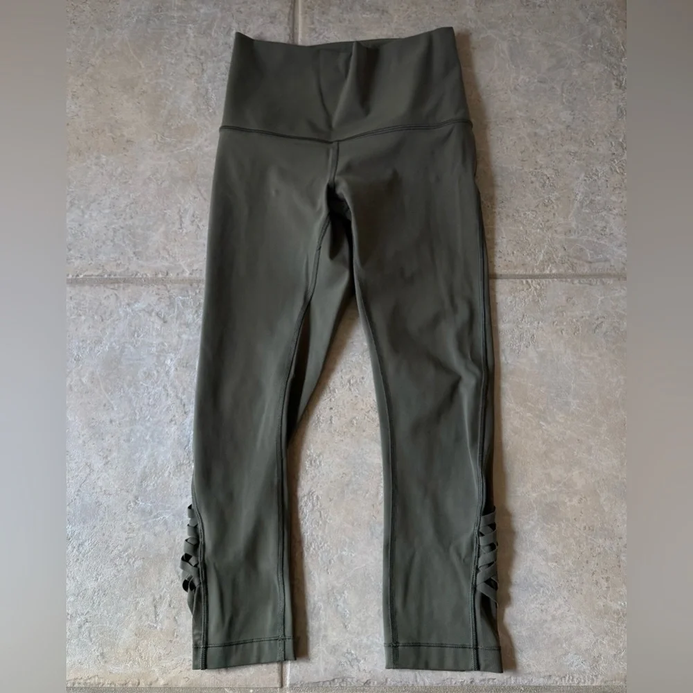 Rare Lululemon Minimalist Crop Leggings Fatigue Green Sz 6 2016 Retired Edition